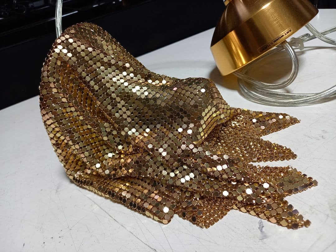 アート　ワーク　スタジオ　ゴールド　ドレープ　チェーン　シャンデリア　ランプ