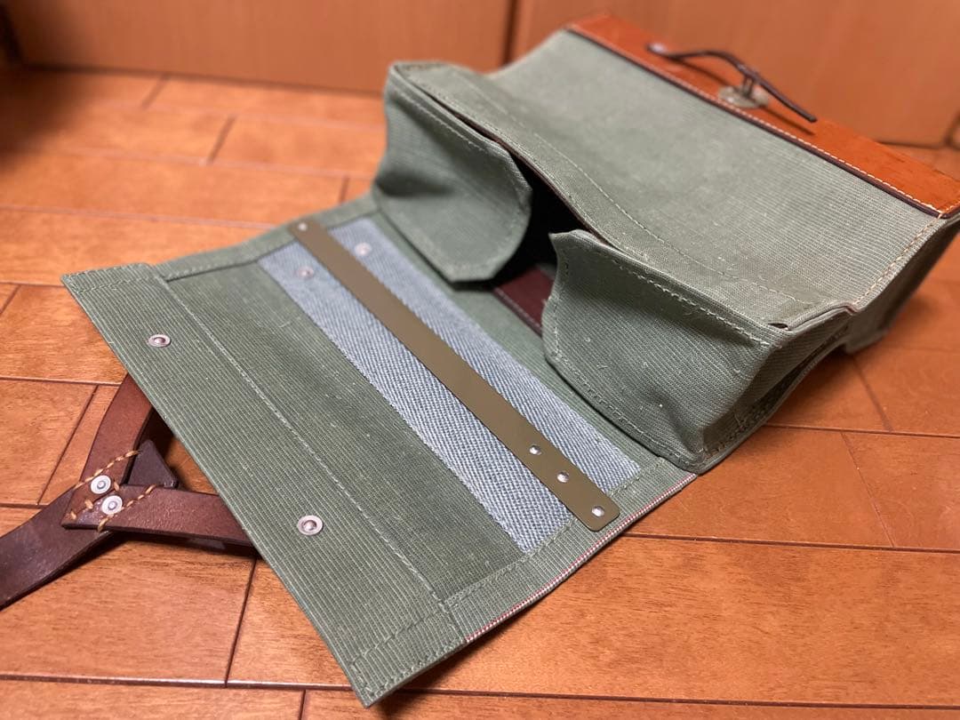 希少　スイス軍　ツールバッグ　ヴィンテージ　ミリタリー  実物　サバゲー