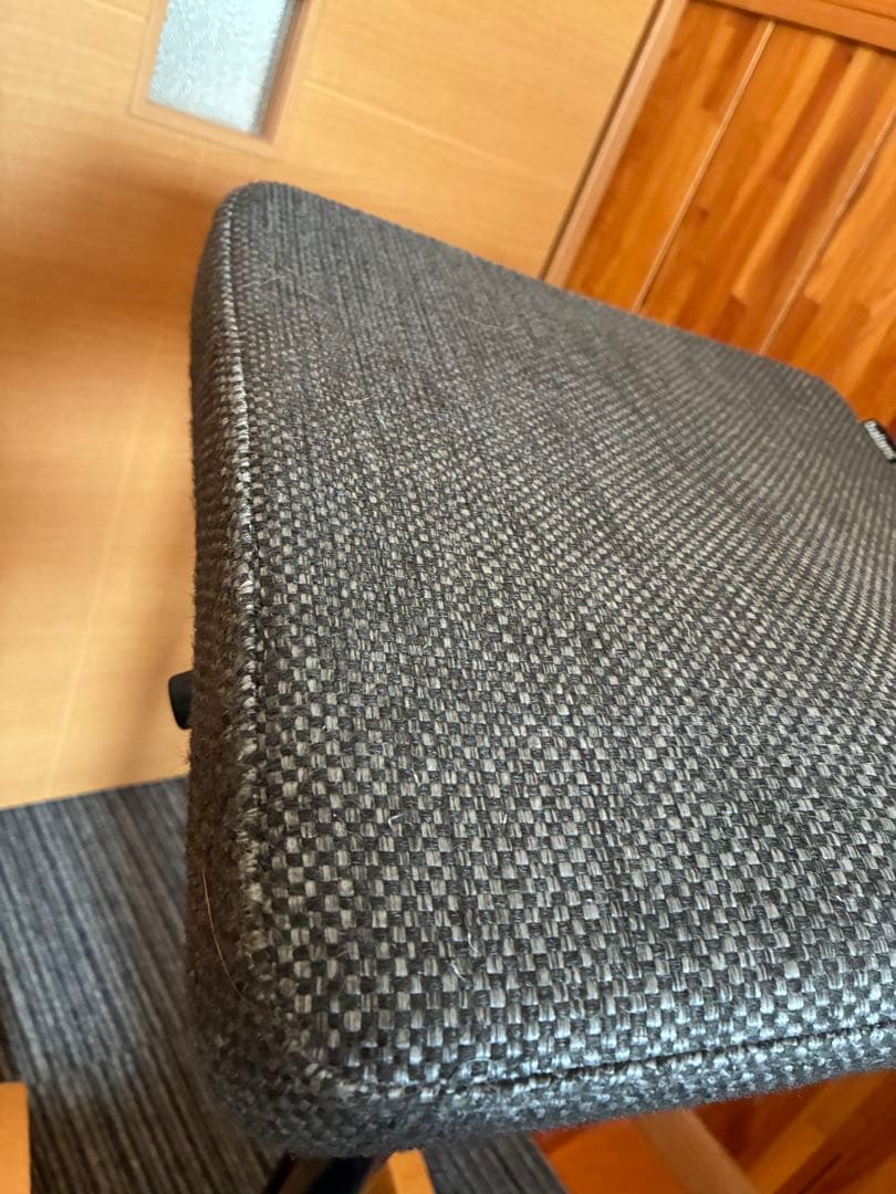 バランスシナジー　スクエア　腰痛対策椅子