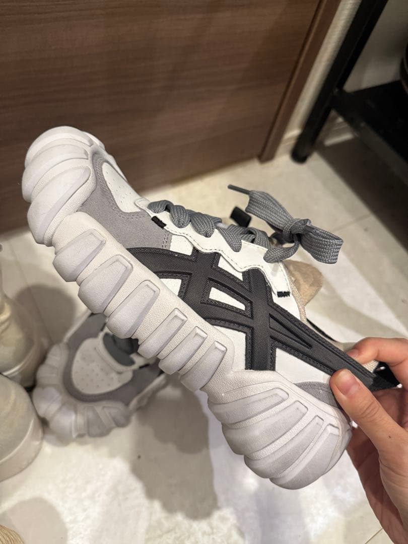 オニツカタイガー　スニーカー