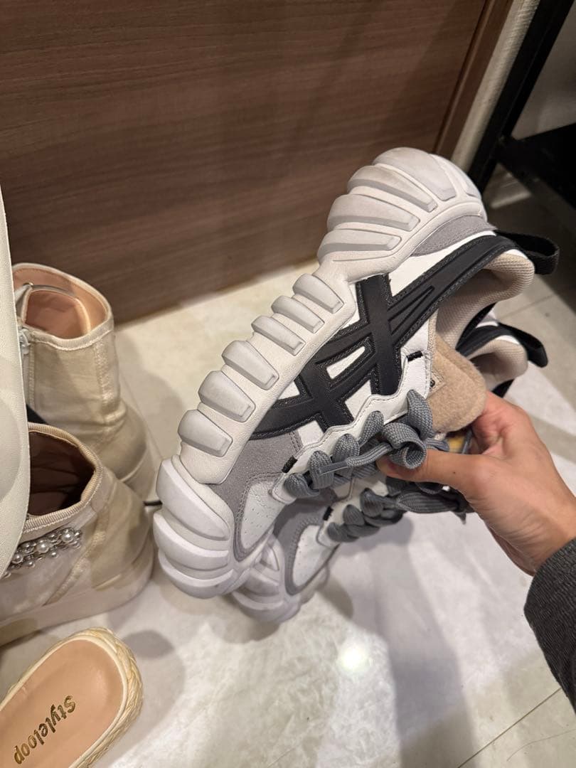 オニツカタイガー　スニーカー