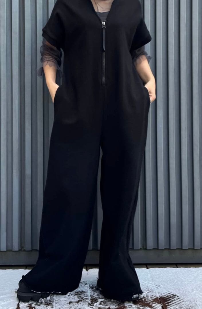 TRANOIオールインワン黒