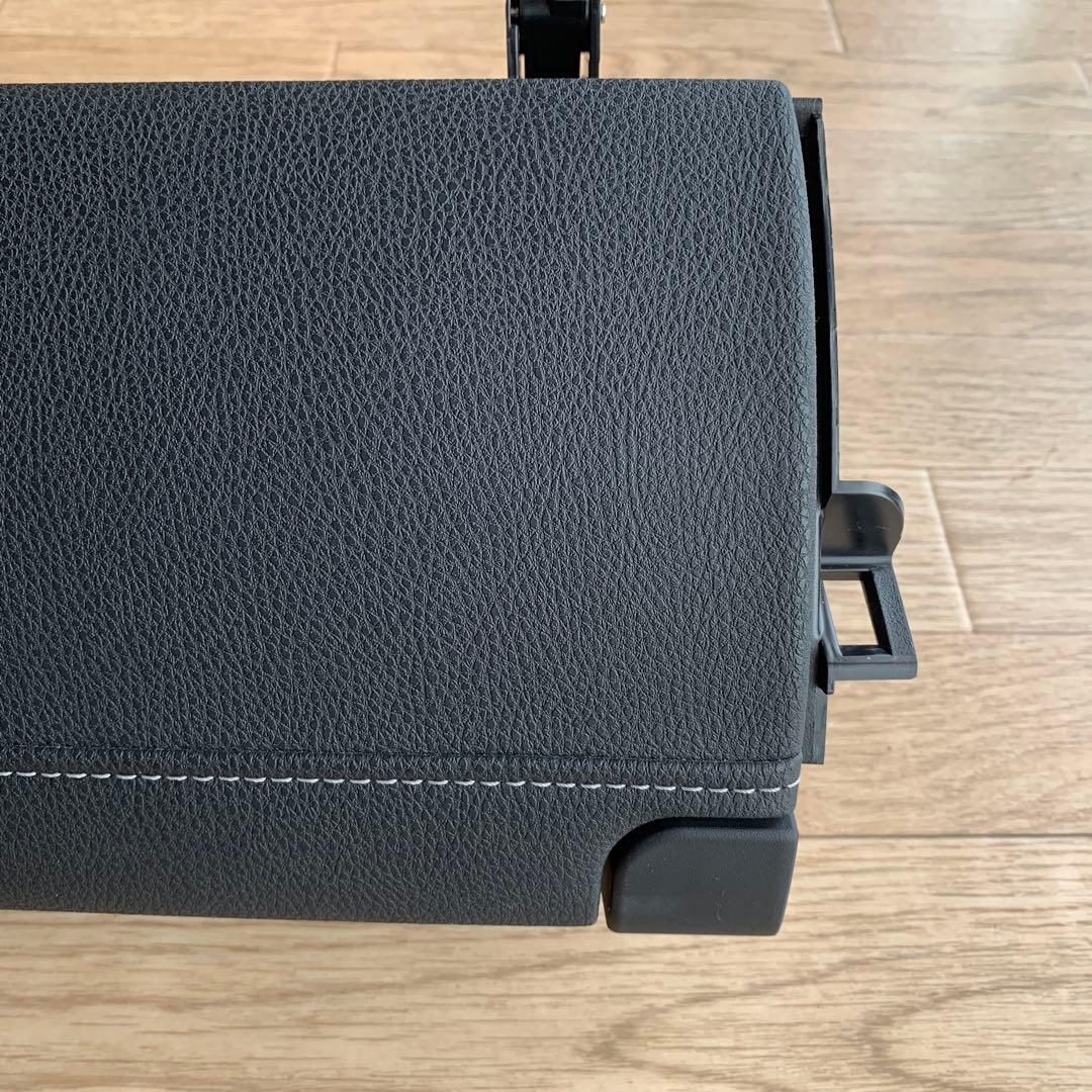 30プリウス　PHV純正レザー調　内装パネル