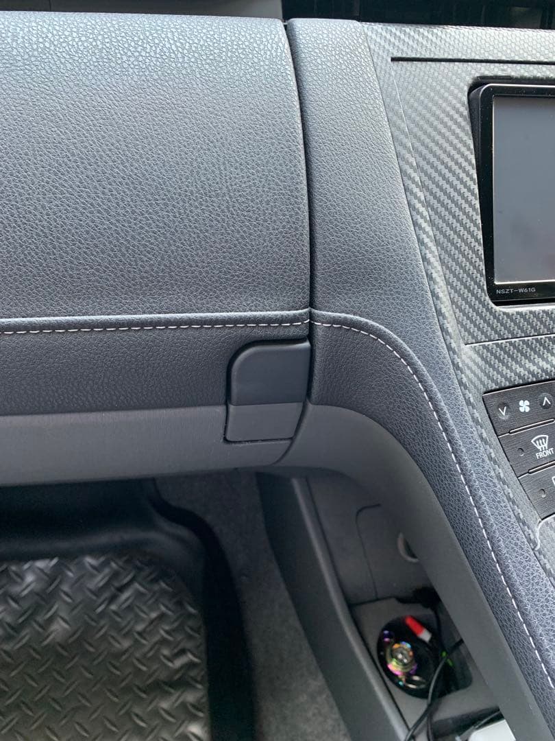 30プリウス　PHV純正レザー調　内装パネル