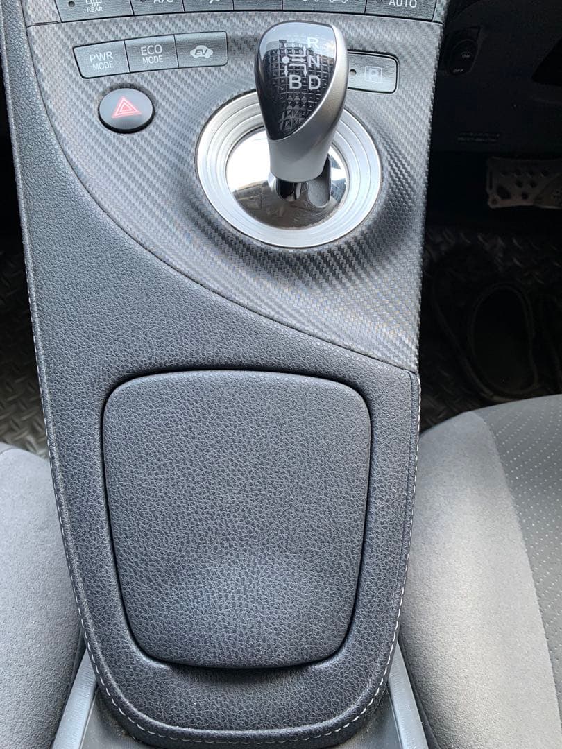 30プリウス　PHV純正レザー調　内装パネル