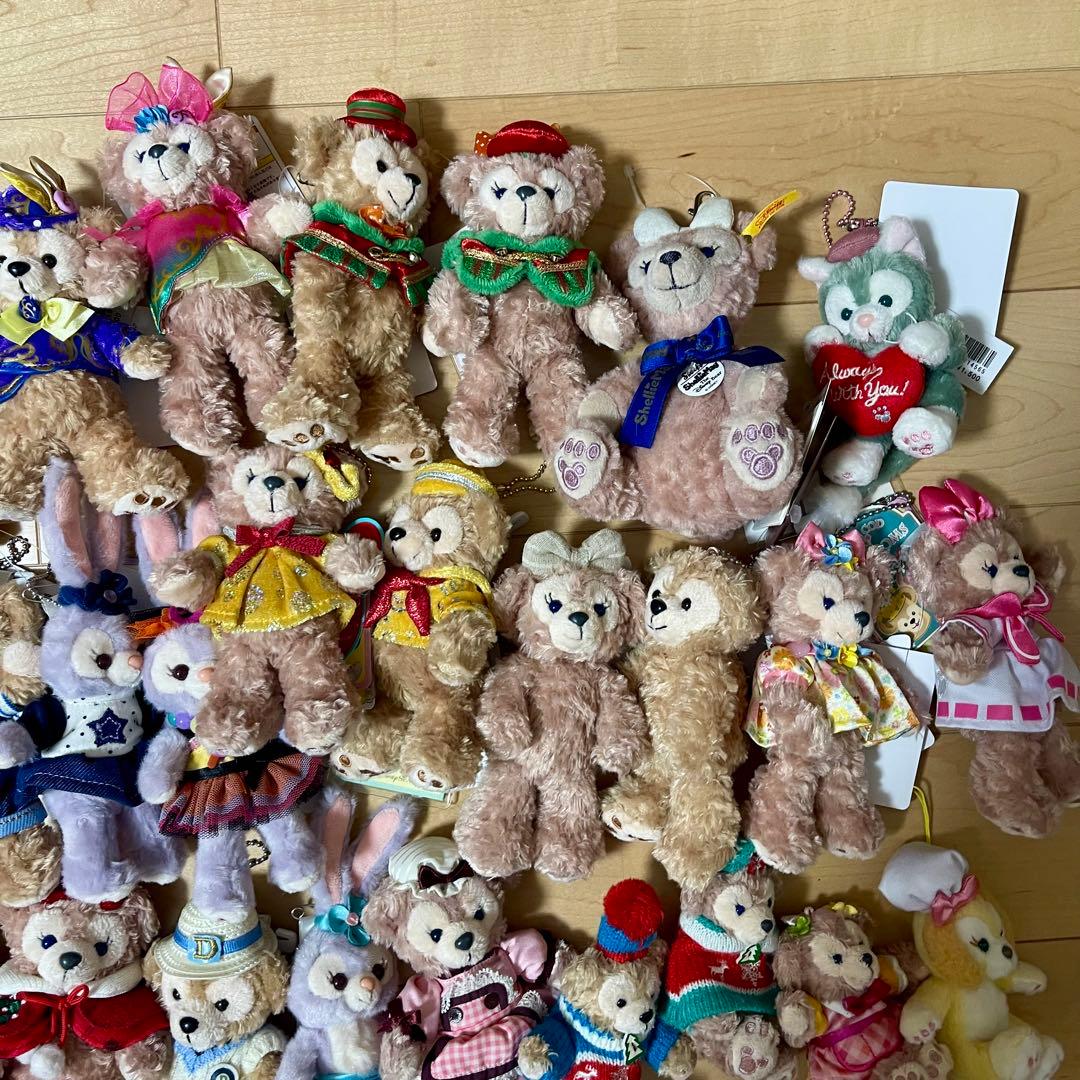 ダッフィー　シェリーメイ　ジェラトーニ　ぬいぐるみバッジ