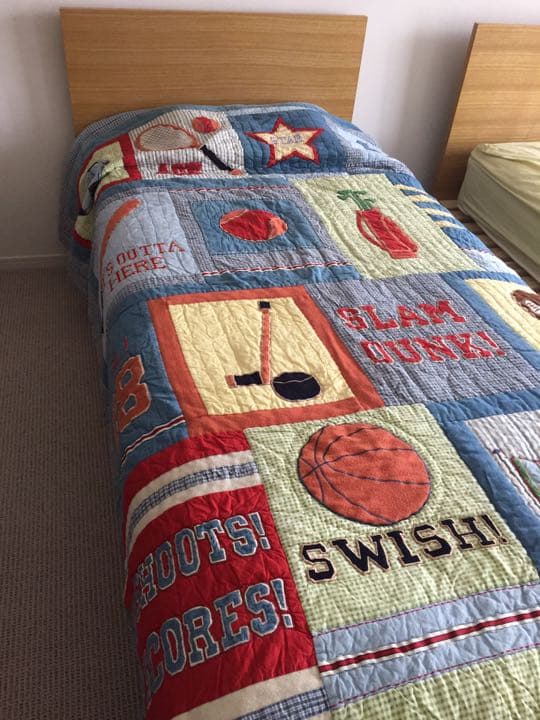 ベッドカバー  (twin size)