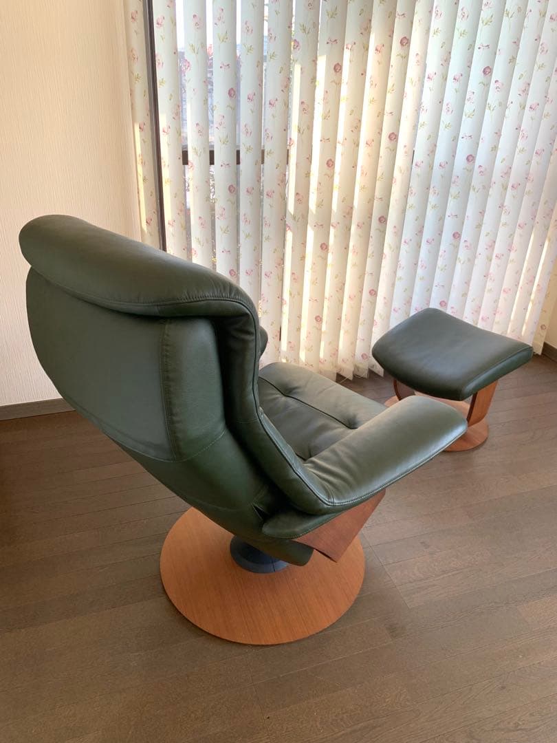 カリモク「ザ•ファースト」本革リクライニングチェアRU7250