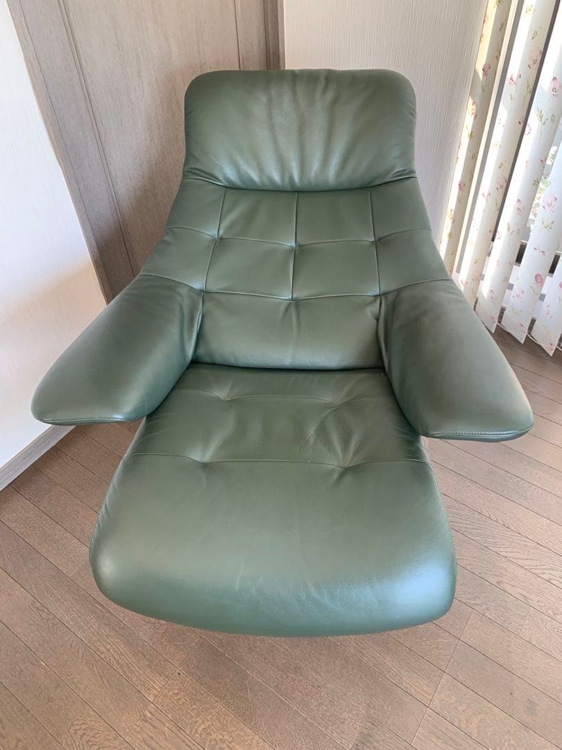 カリモク「ザ•ファースト」本革リクライニングチェアRU7250