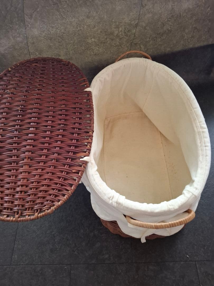 カントリー　ラタンバスケット　バスケット　藤　蓋付き収納　収納　（大）