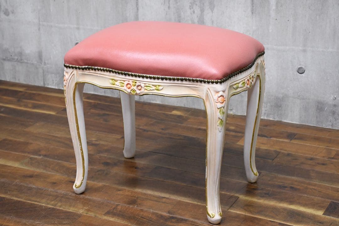 FAC59 ロココ調 猫脚 レリーフ スツール 鋲打ち トールペイント ピンク