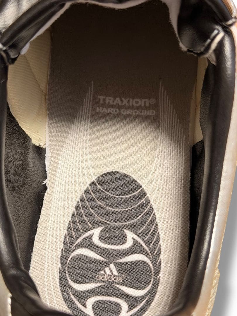 #adidas TRAXION TURF ターフ用 サッカーシューズ　フットサル