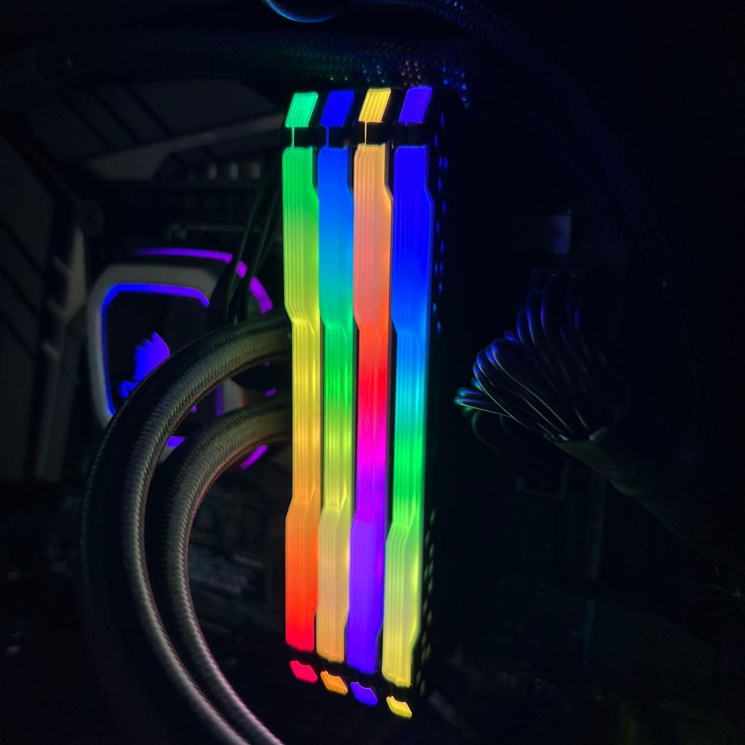 メモリー CORSAIR VENGEANCE RGB PRO DDR4 2x16GB
