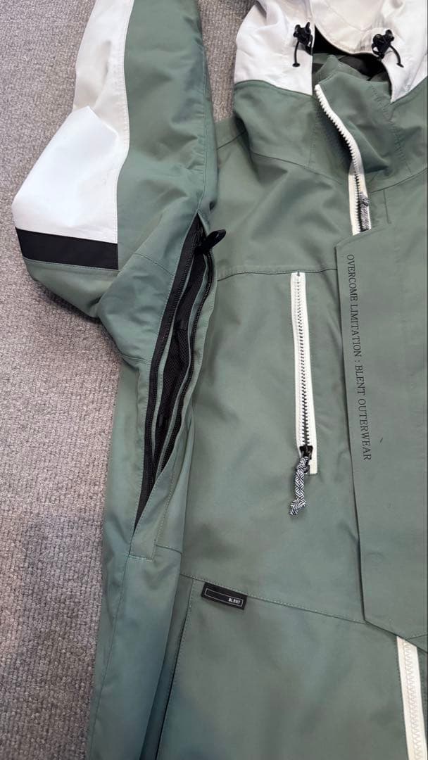 美品 BLENT スノーボードウェア 韓国