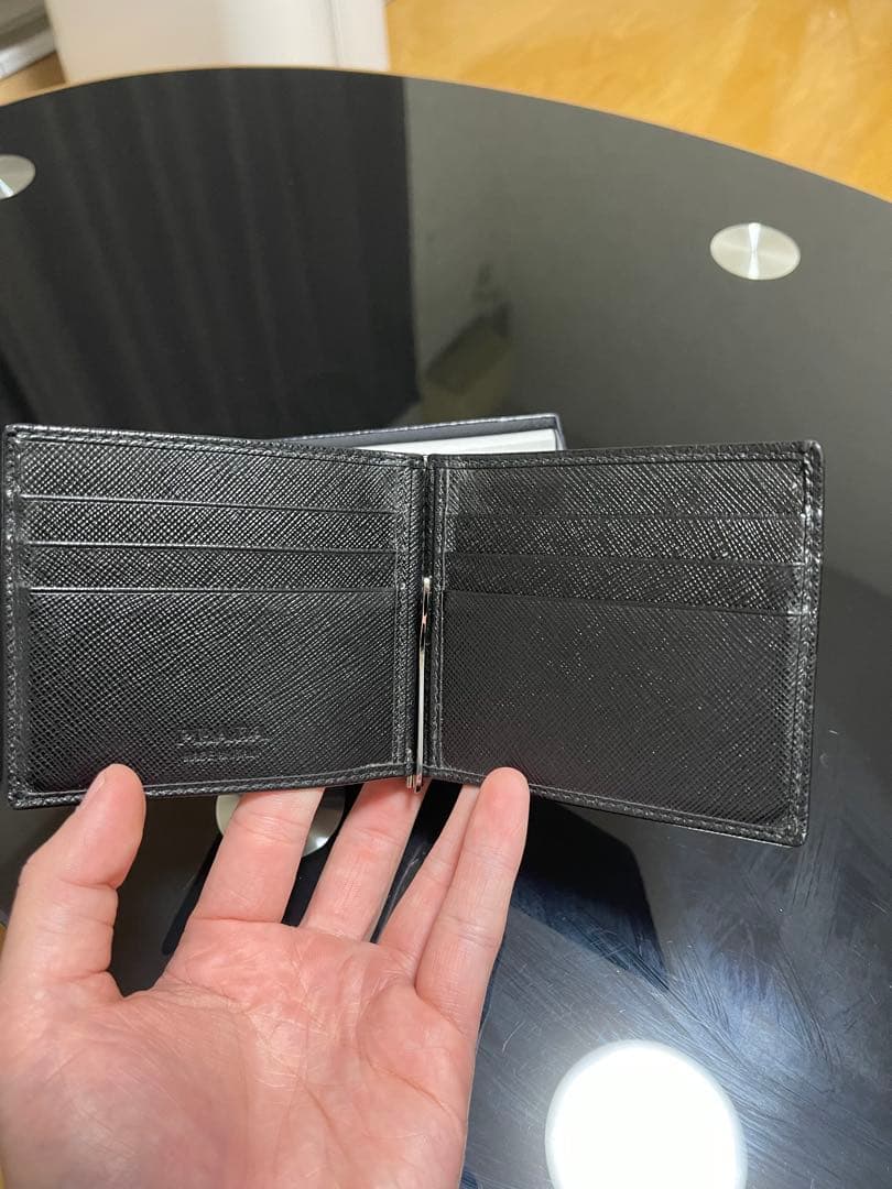 ぴこまる　PRADA ブラック レザー マネークリップ
