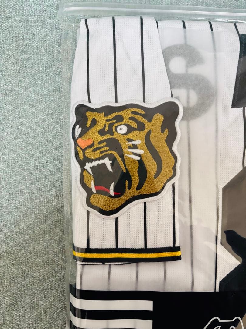 【2026最新】阪神タイガース 佐藤輝明選手 レプリカユニフォーム Oサイズ