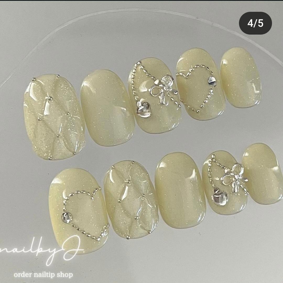 ネイルチップオーダー　しおり様