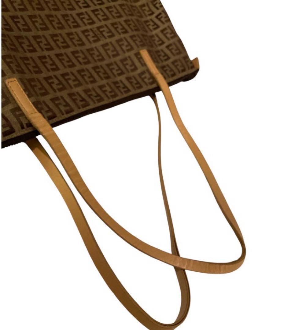 【正規品】フェンディ FENDI トートバッグ ズッカ柄 肩掛け 茶系 A4可