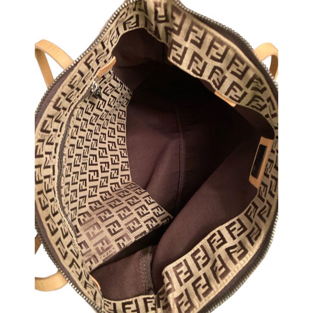 【正規品】フェンディ FENDI トートバッグ ズッカ柄 肩掛け 茶系 A4可