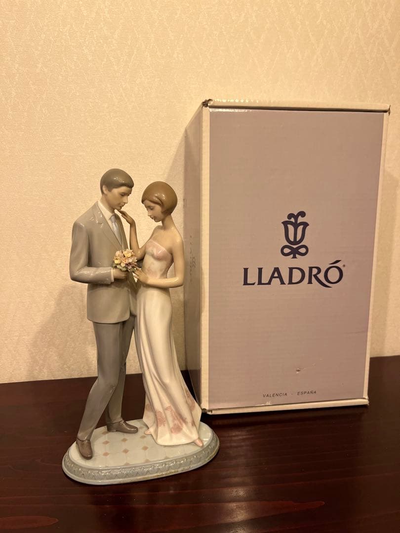 【希少美品】リヤドロ LLADRO 6597 愛の宣言　フィギュリン　専用箱付き