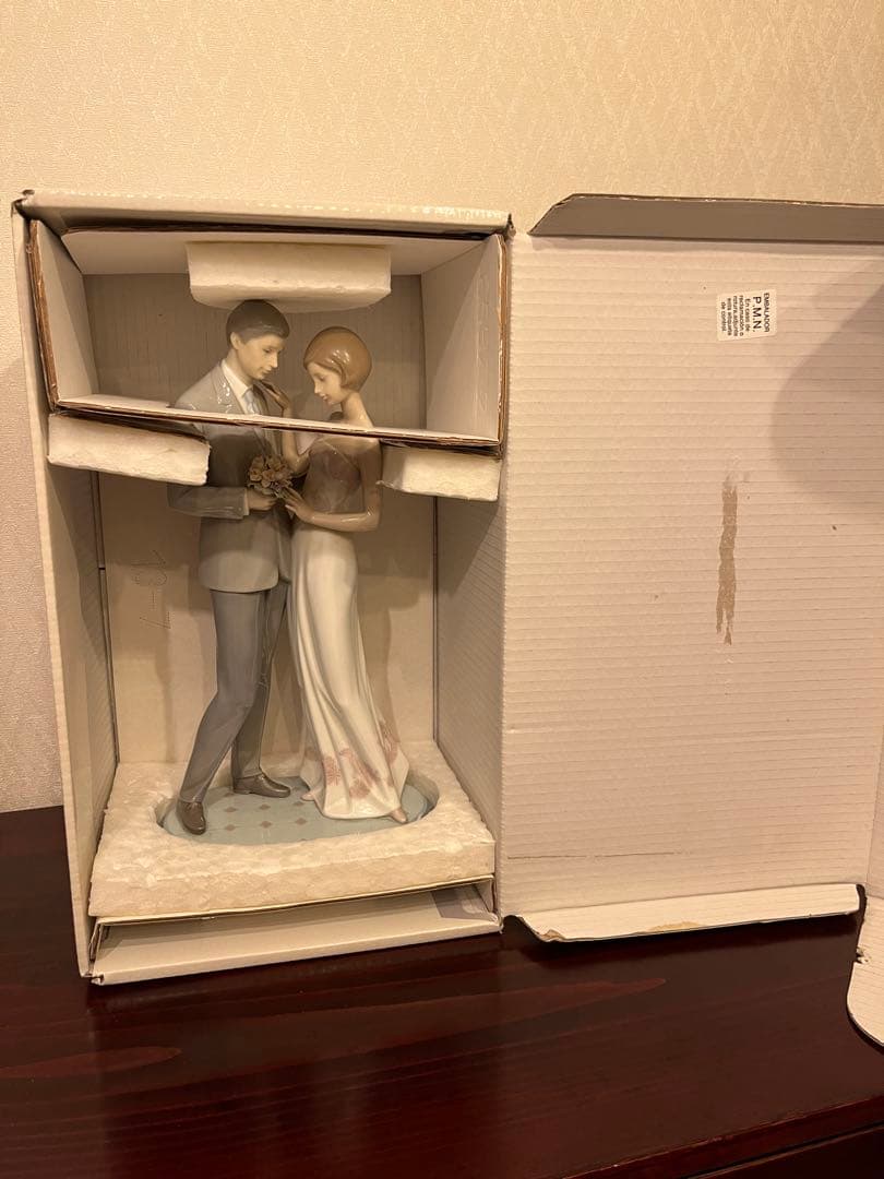 【希少美品】リヤドロ LLADRO 6597 愛の宣言　フィギュリン　専用箱付き