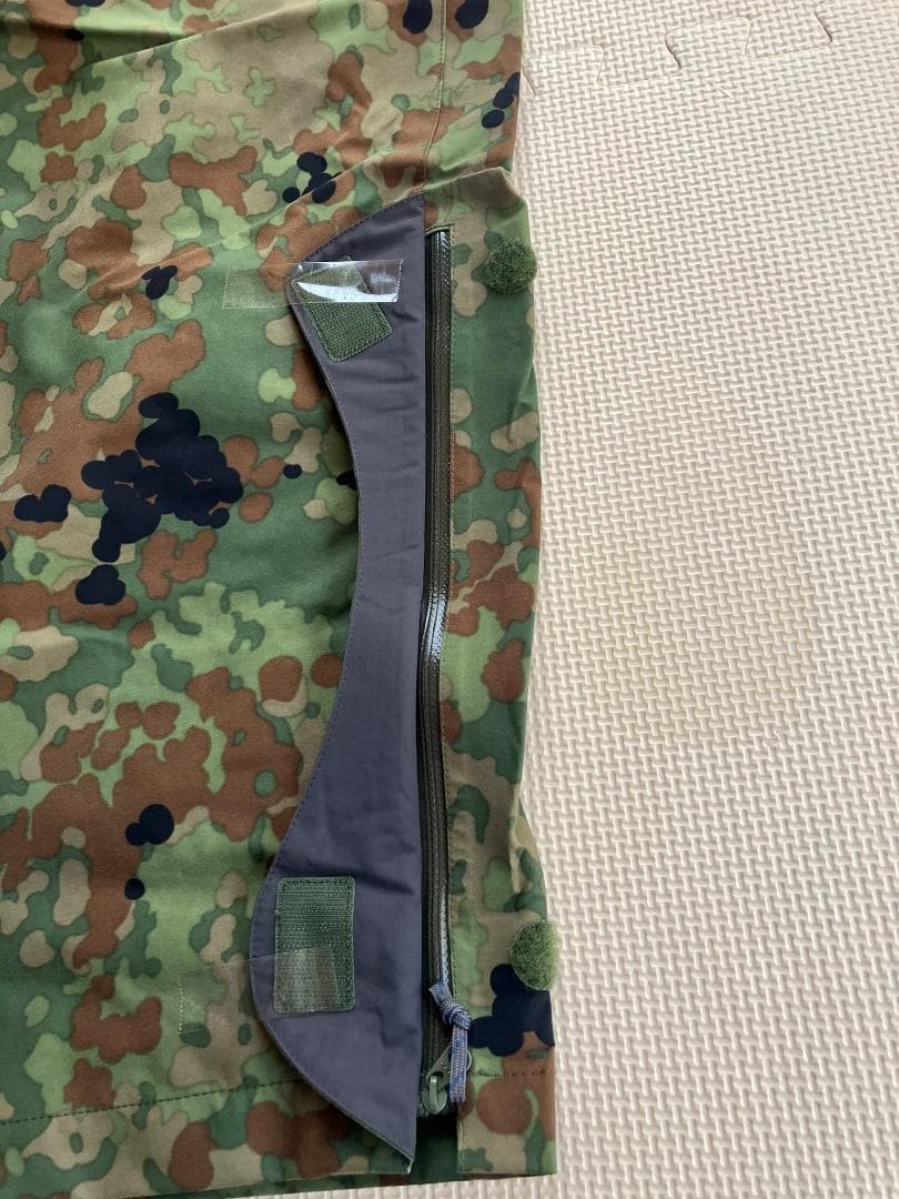 陸上自衛隊　迷彩　雨衣　上下　モンベル　GORE-TEX　M　新品　送料込