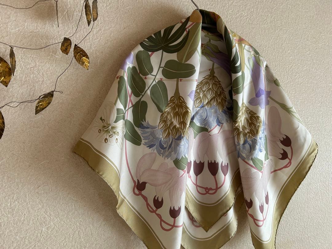 2/1取下＊最終価格＊エルメス　カレ90 Flora Graeca ギリシャの花