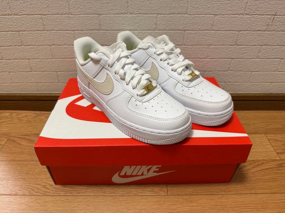 NIKE Air Force 1 07 NN ホワイト ベージュ