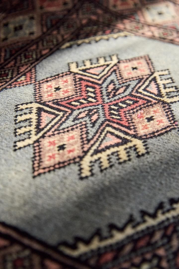 ヴィンテージラグ　トライバルラグ　パキスタン産（100×63cm）青　茶　グレー