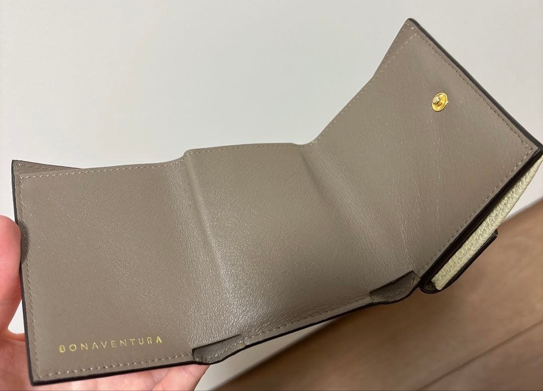 ボナベンチュラ スモール ウォレット シュリンク アイボリー × エトープ 財布