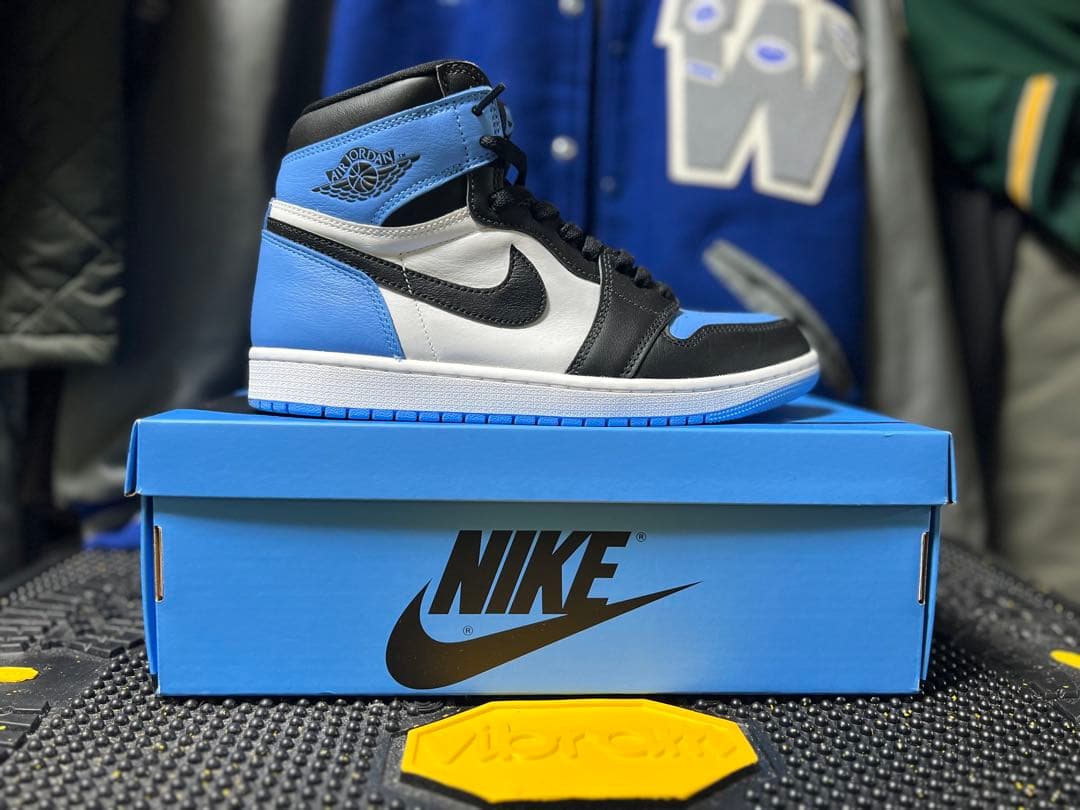 靴 Nike Air Jordan 1 Retro High OG UNC