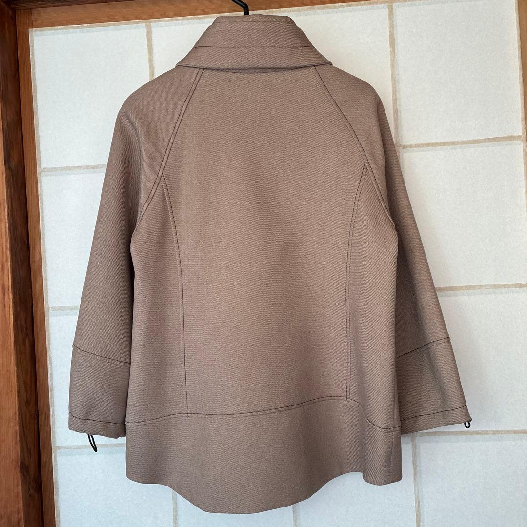 fu新品　ベージュジャケット　QUAR ee