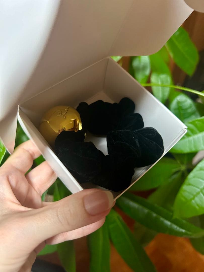 LOEM TOKYO ロエムトウキョウ　ブラックmoonシュシュ新品未使用