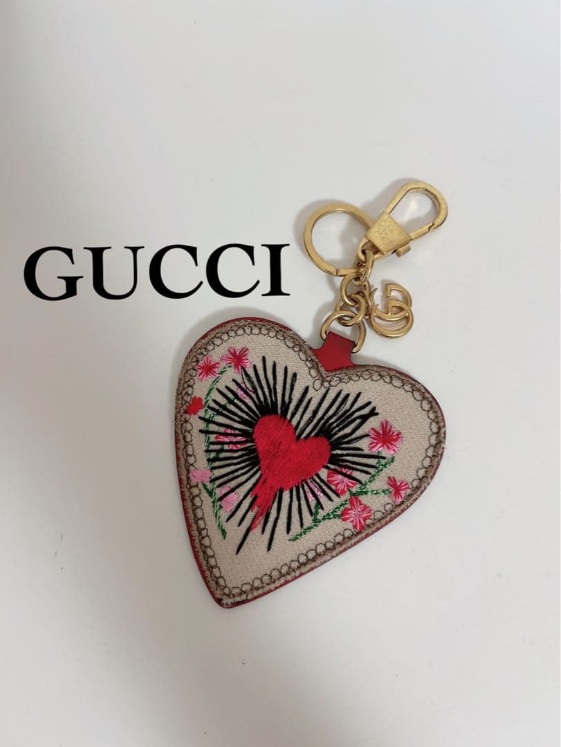 グッチ　GUCCI キーホルダー　キーリング　ハート　刺繍　GG