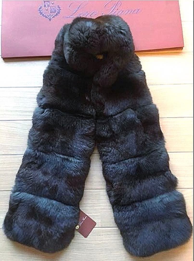 定価１４０万カタログ掲載ロロピアーナチンチラファー＆カシミア裏地マフラーストール
