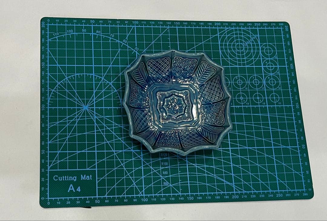 淡路珉平焼　瑠璃釉青交趾陽刻輪花型 10枚