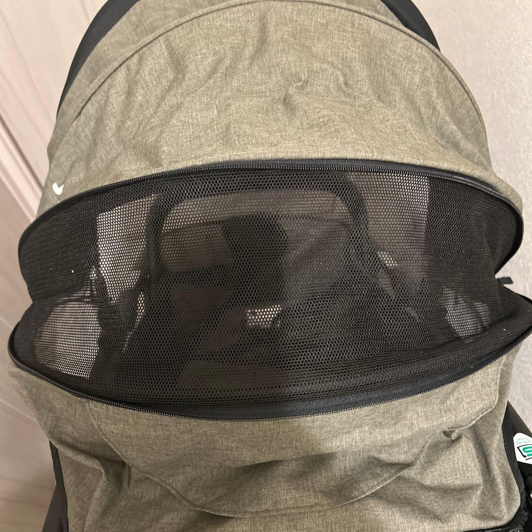 引き取り歓迎！レインカバーとうまけつき。Joie ベビーカー グリーン タイヤ大