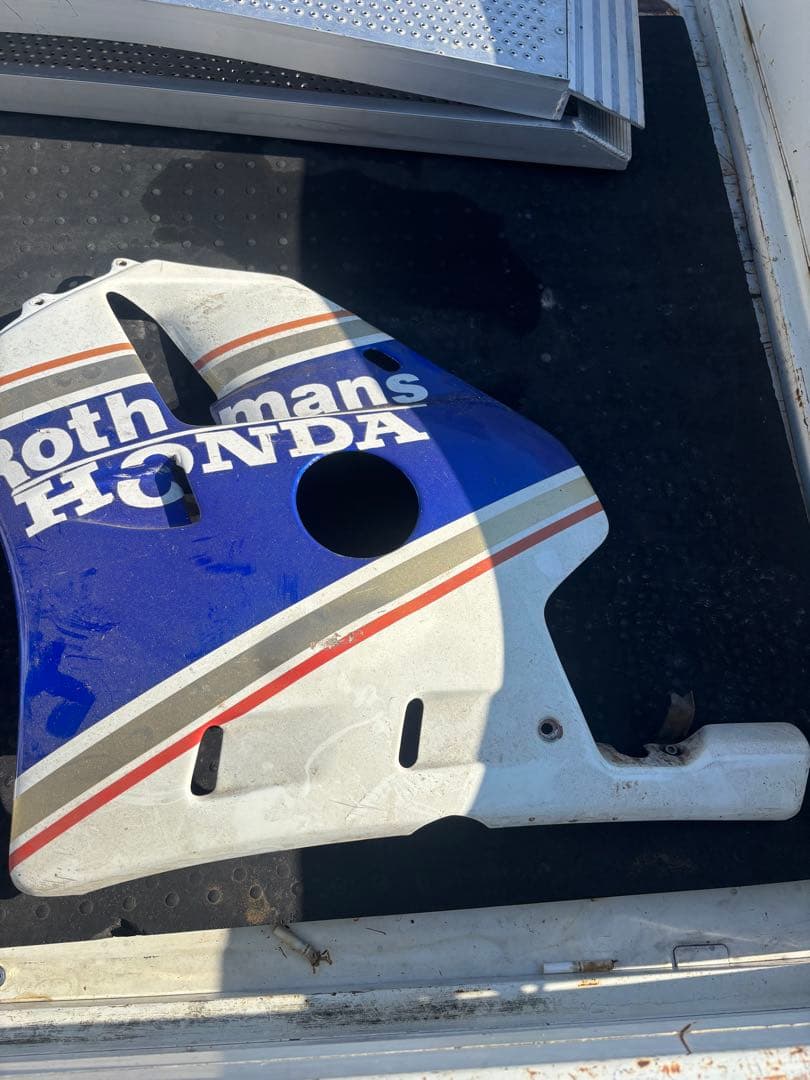 だいぽんcbr250rr mc22 サイドカウル