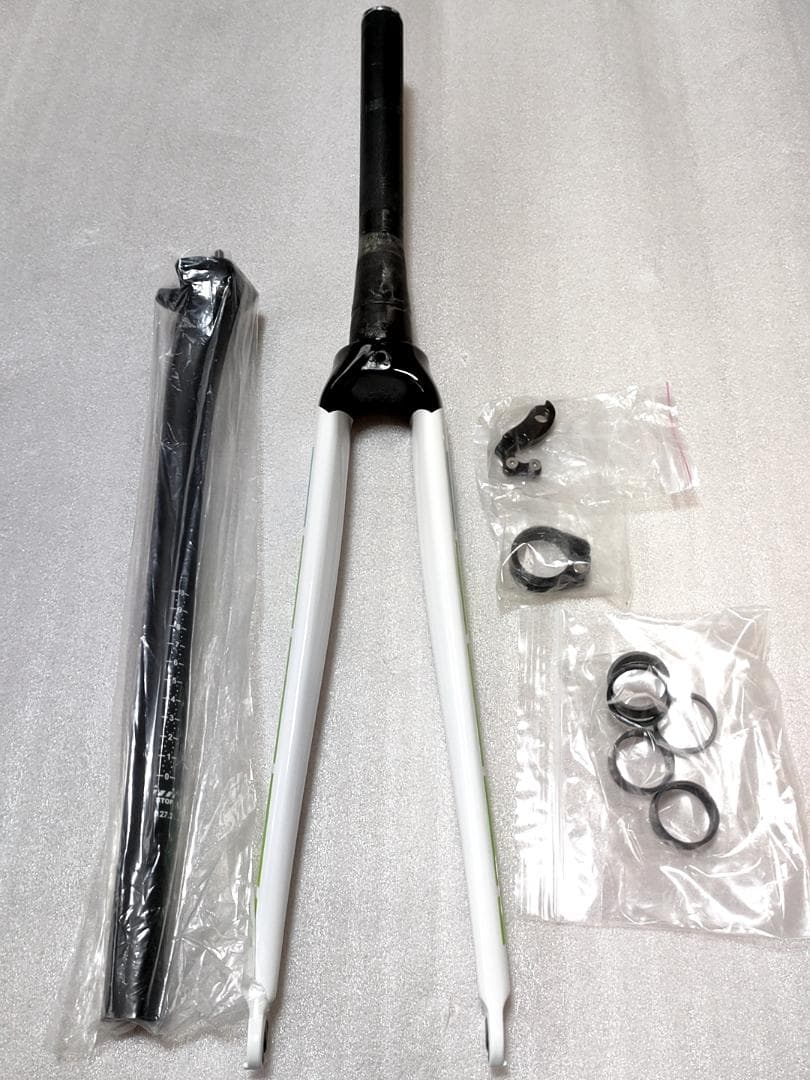 美品 超軽量 カーボンフレームセット ロードバイク 自転車 Lサイズ