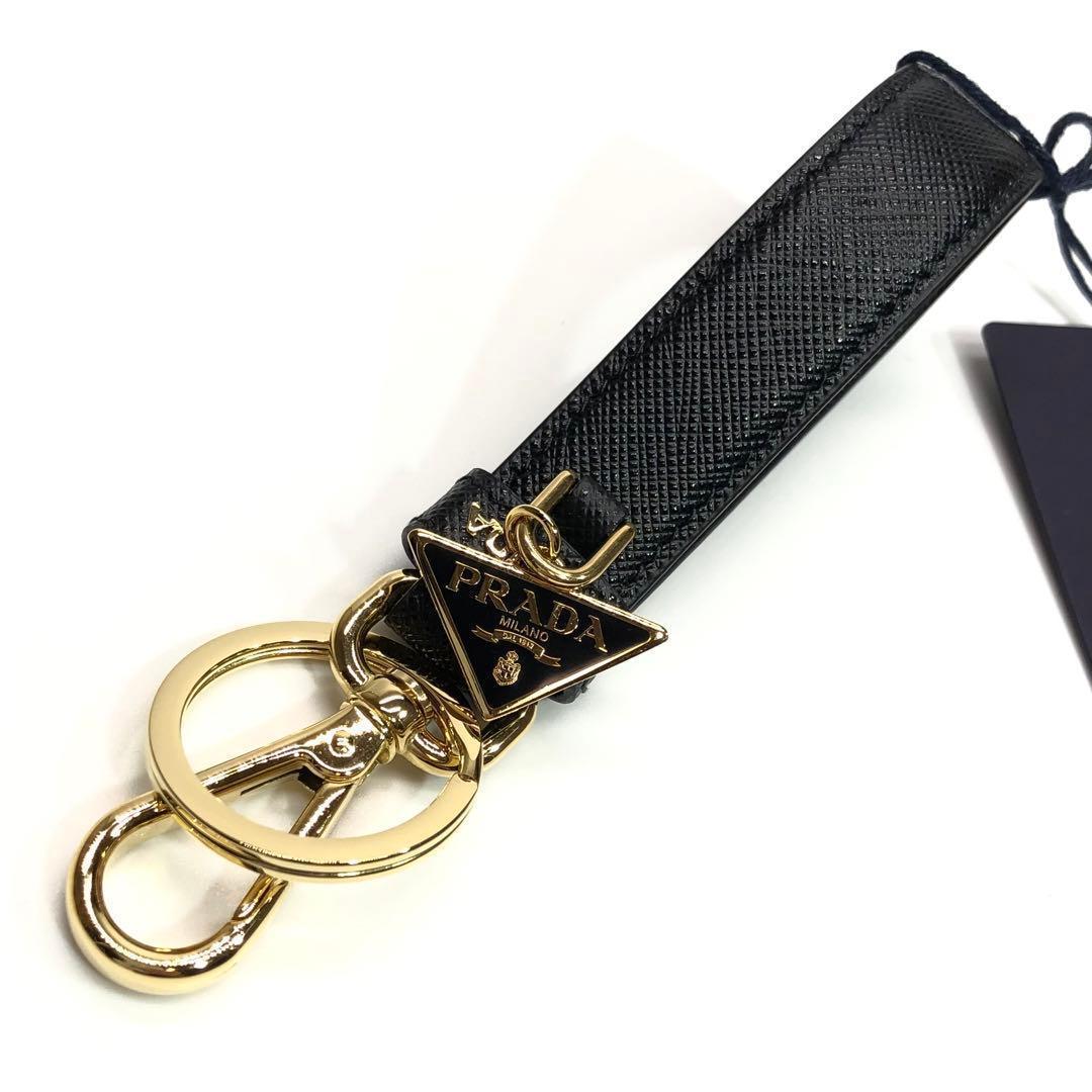 未使用✨日本未入荷 箱付 プラダ サフィアーノ ロゴプレート付き キーリング
