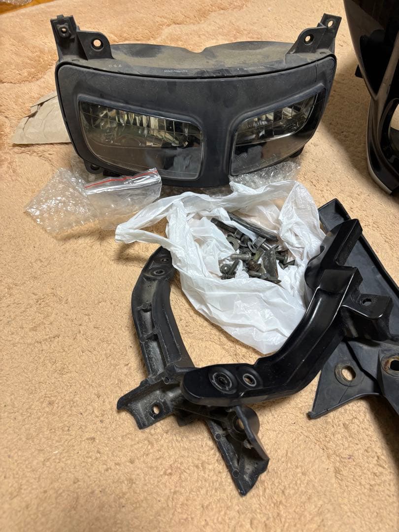 fz4004YR フロントカウル一式