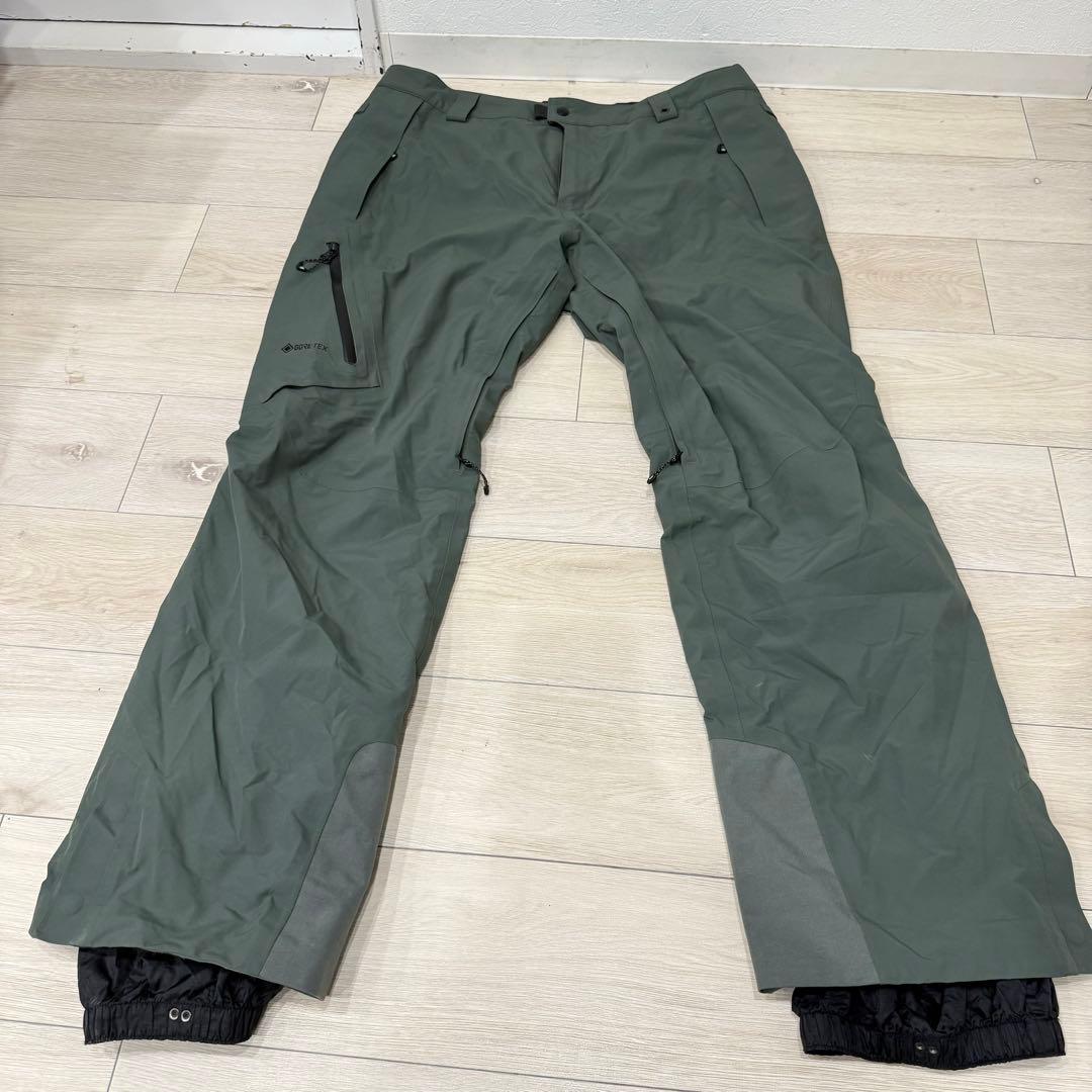 686 シックスエイトシックス GORE-TEX GT 24-25モデル　スノボ