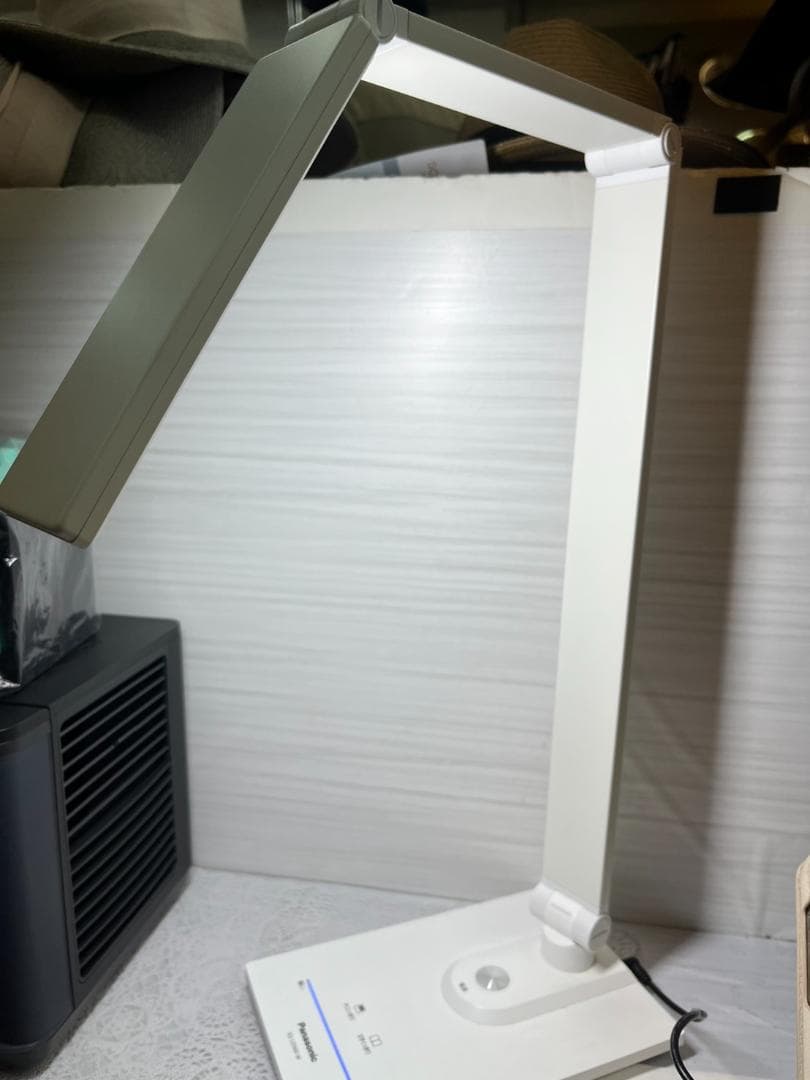 パナソニック　LED　2022　SQ-LD560-W　デスクライト　照明