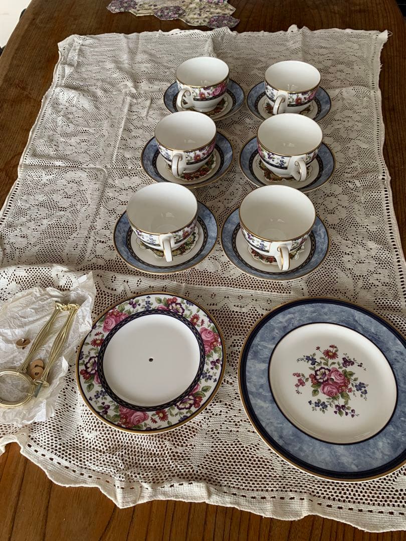 ロイヤルドルトン センテニアル ローズ ケーキスタンド カップ ソーサー セット