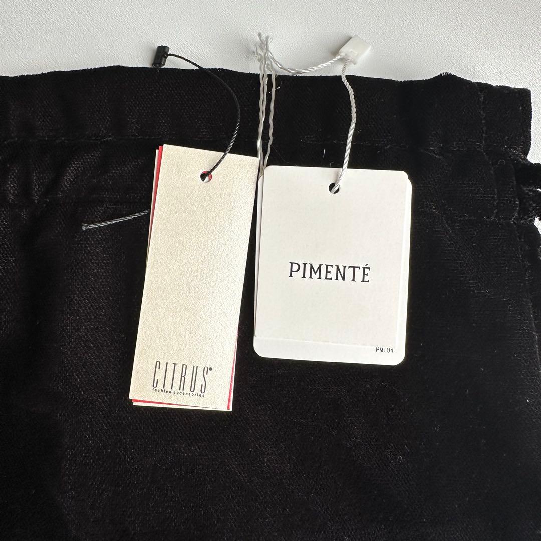 【新品未使用】ピモンテ　刺繍　巾着ポーチ　黒