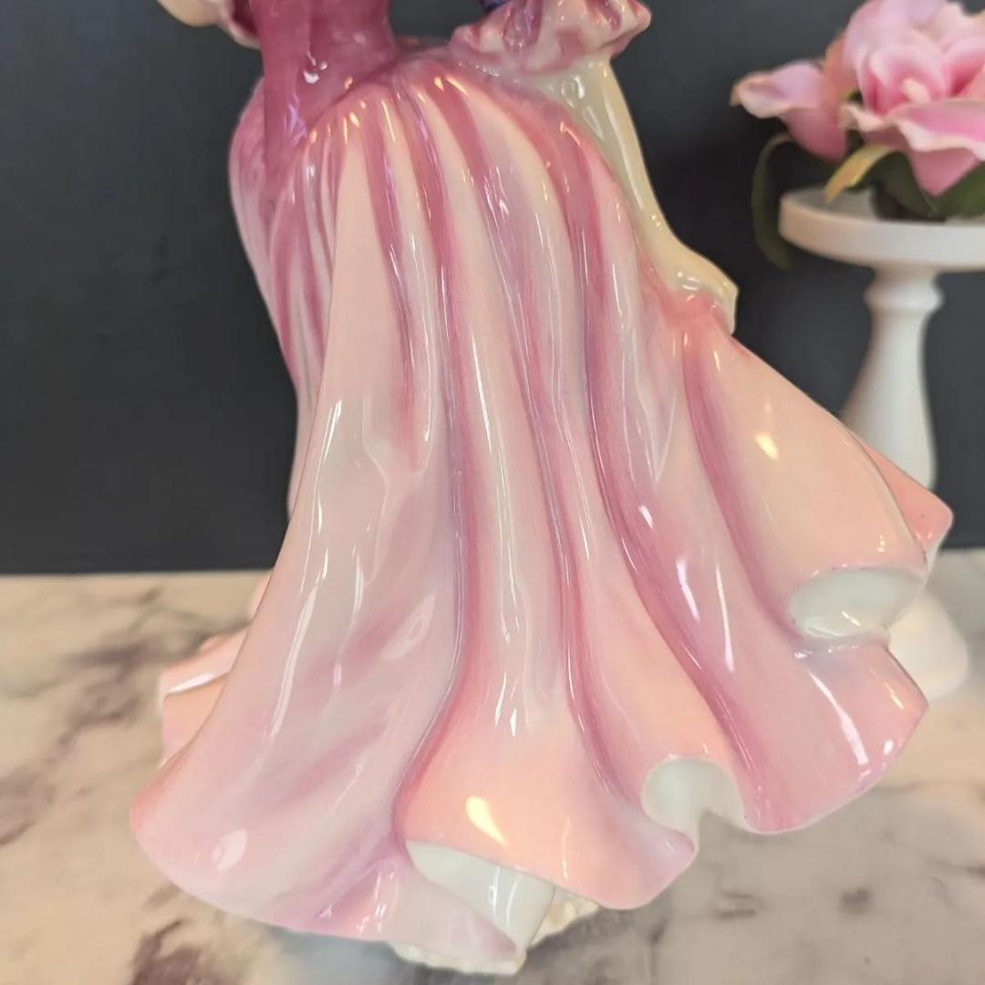 ロイヤルドルトン ローレン 1999年 フィギュリンオブザイヤー★置物人形 陶器