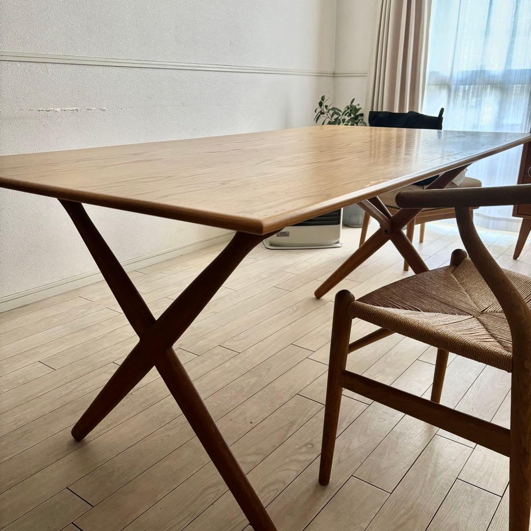 ハンス・ウェグナー　クロスレッグテーブル