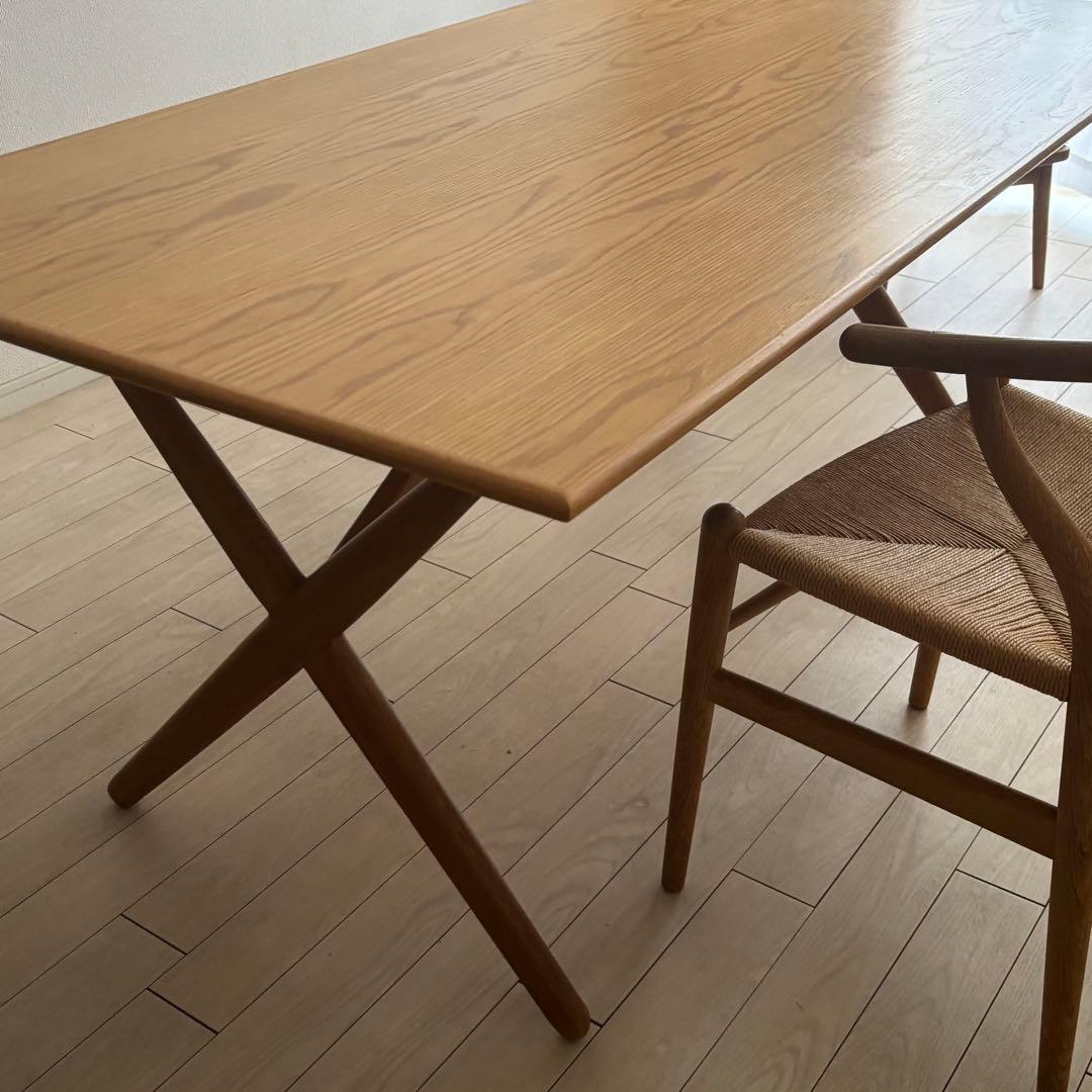 ハンス・ウェグナー　クロスレッグテーブル