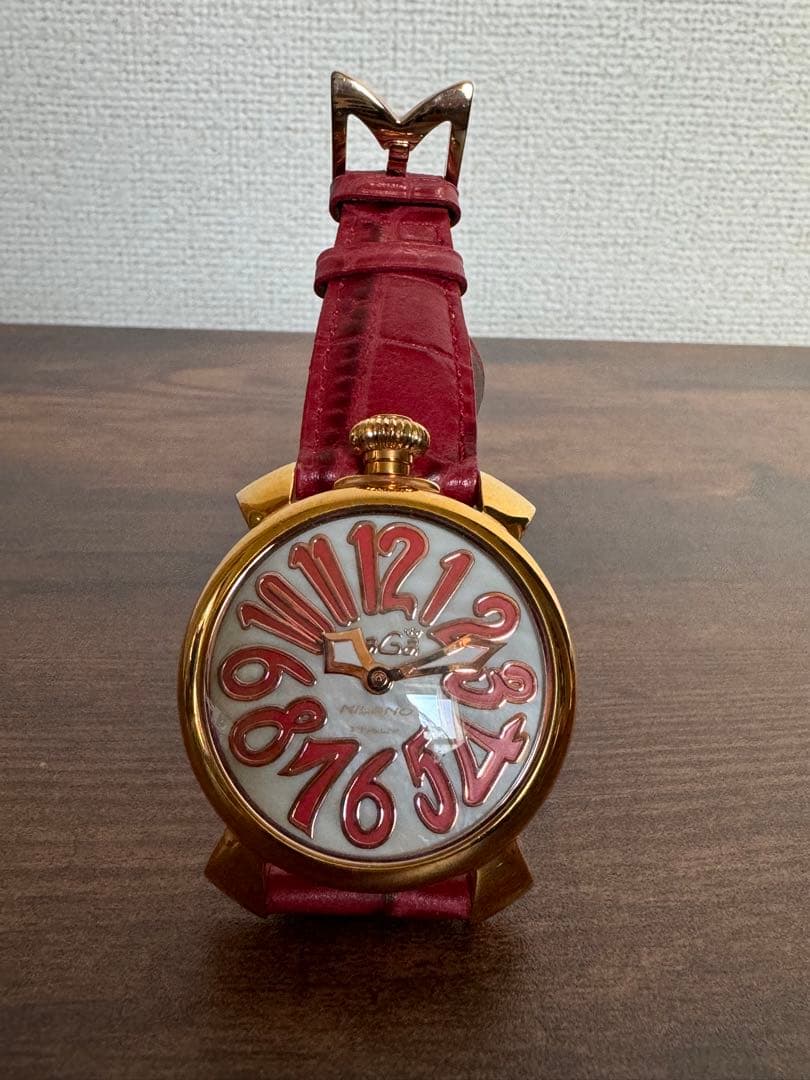 GaGa MILANO 手巻き時計 赤 レザー