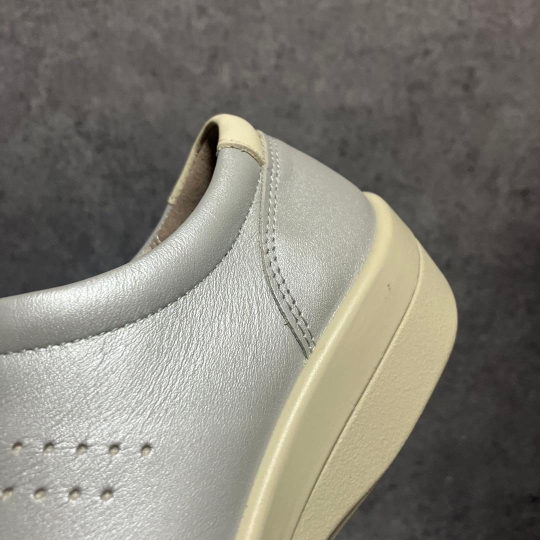 ACHILLES SORBO シルバー スニーカー　24.0